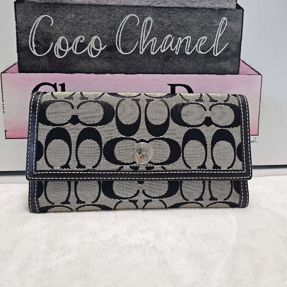 💥EUC Coach Signature Large Checkbook Wallet, Black/Gray, Canvas/Leather,